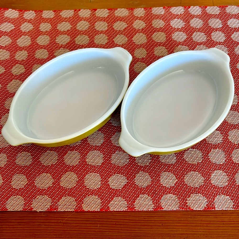 Set of 2, Vintage Pyrex #700 mini casserole dishes Avocado Green